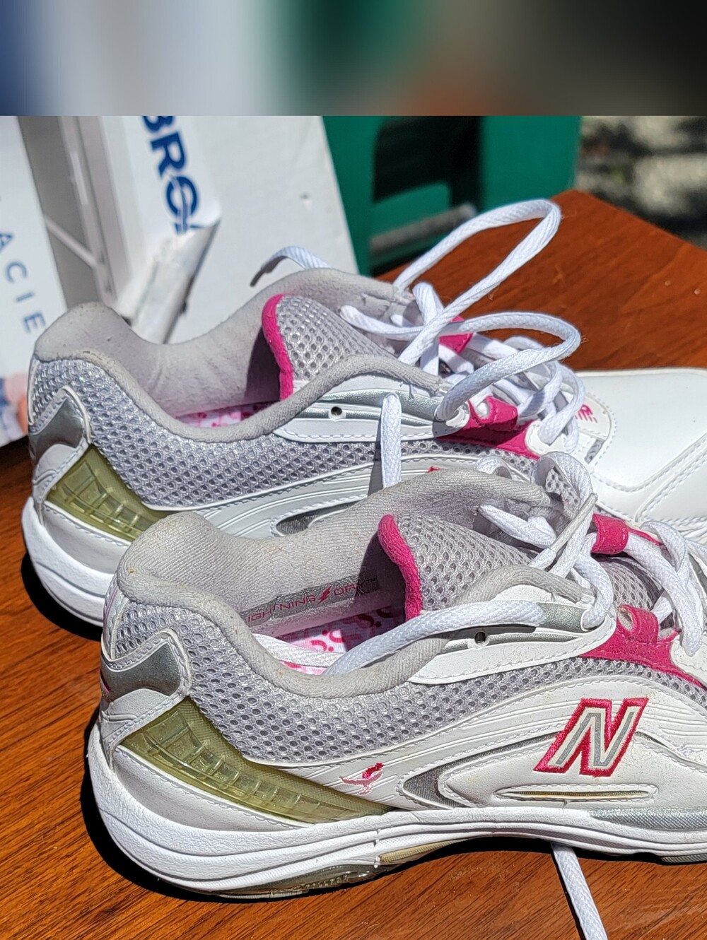 New Balance 846 Susan G Komen Sneakers - Slightly Used - Like New!